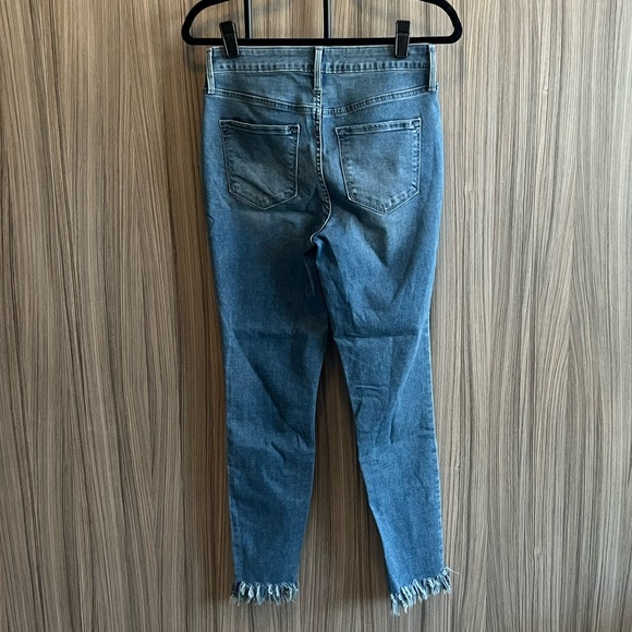 Old Navy Rockstar High Rise Fray Hem Jeans 4 - Picture 2 of 5